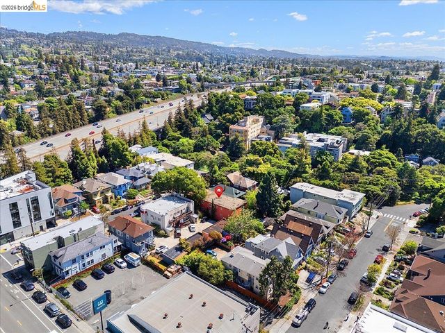 31 Croxton Ave, Oakland, CA 94611