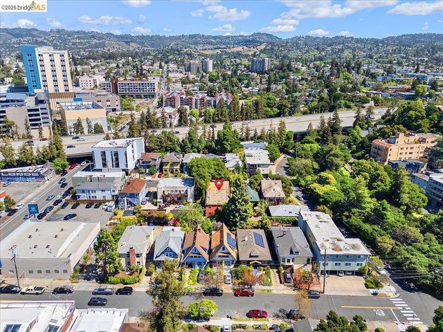 31 Croxton Ave, Oakland, CA 94611