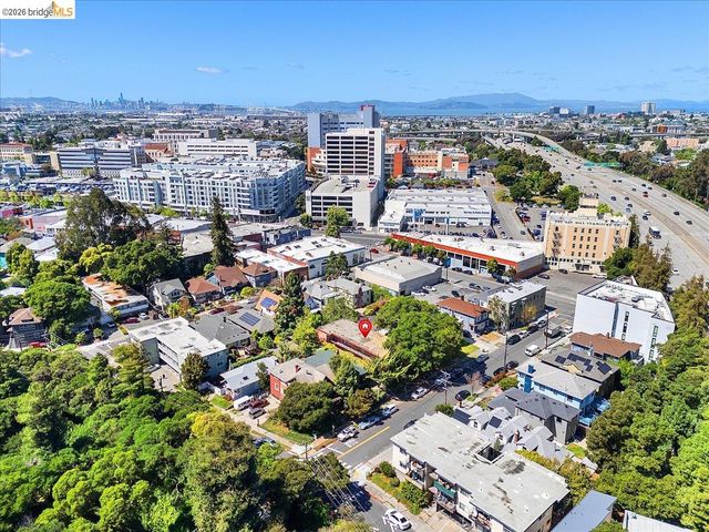 31 Croxton Ave, Oakland, CA 94611