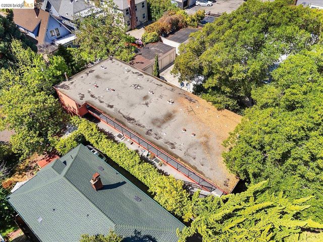 31 Croxton Ave, Oakland, CA 94611