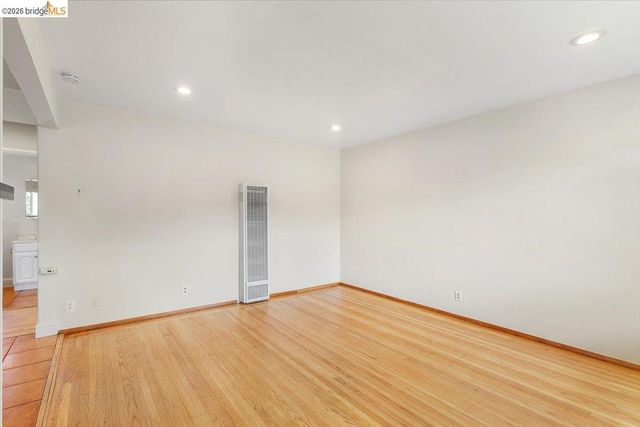 31 Croxton Ave, Oakland, CA 94611