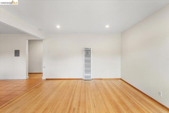 31 Croxton Ave, Oakland, CA 94611