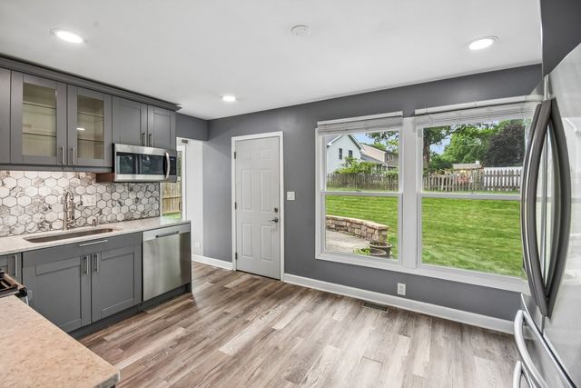 89 Foxcroft Road, Naperville, IL 60565