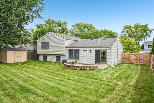 89 Foxcroft Road, Naperville, IL 60565