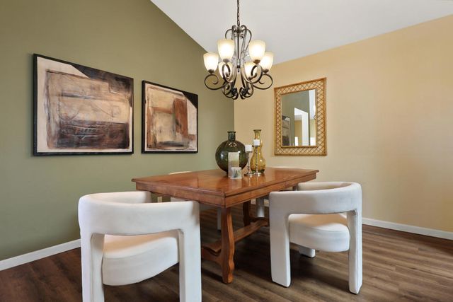 136 Deer Spring Way, Palm Desert, CA 92211