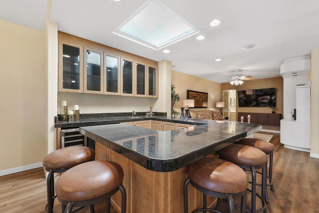 136 Deer Spring Way, Palm Desert, CA 92211