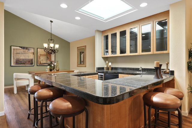 136 Deer Spring Way, Palm Desert, CA 92211
