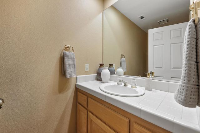 136 Deer Spring Way, Palm Desert, CA 92211