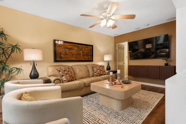 136 Deer Spring Way, Palm Desert, CA 92211