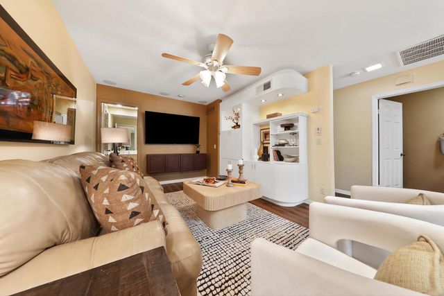 136 Deer Spring Way, Palm Desert, CA 92211
