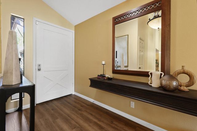 136 Deer Spring Way, Palm Desert, CA 92211