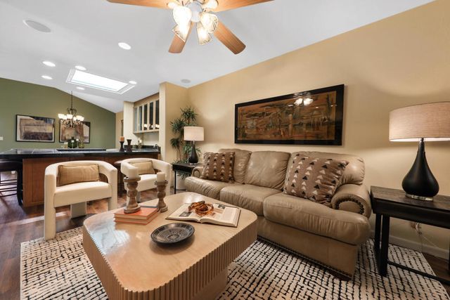 136 Deer Spring Way, Palm Desert, CA 92211