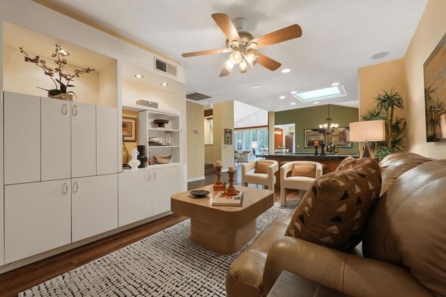 136 Deer Spring Way, Palm Desert, CA 92211