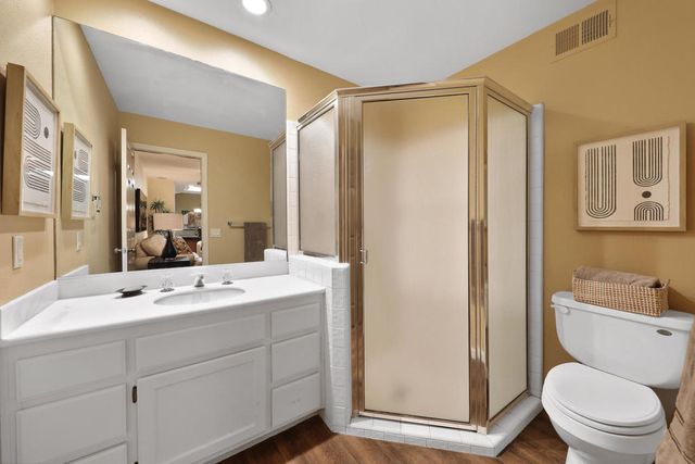136 Deer Spring Way, Palm Desert, CA 92211