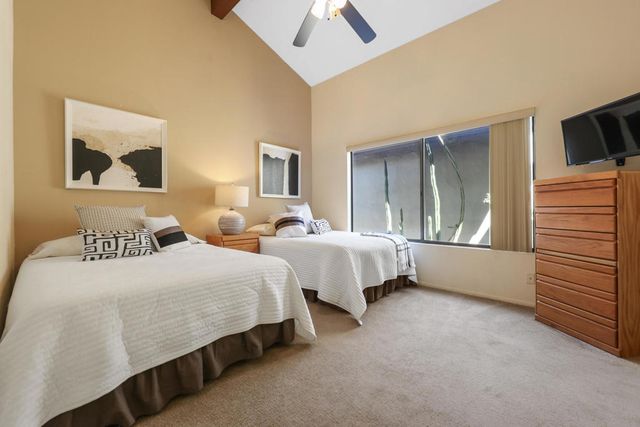 136 Deer Spring Way, Palm Desert, CA 92211