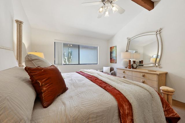136 Deer Spring Way, Palm Desert, CA 92211