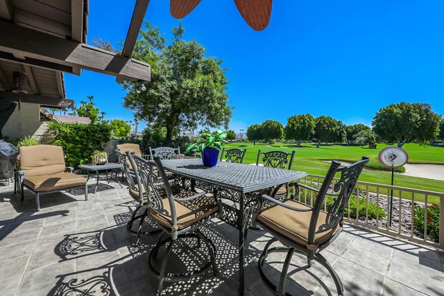 136 Deer Spring Way, Palm Desert, CA 92211