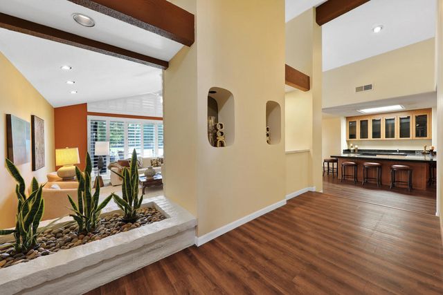 136 Deer Spring Way, Palm Desert, CA 92211
