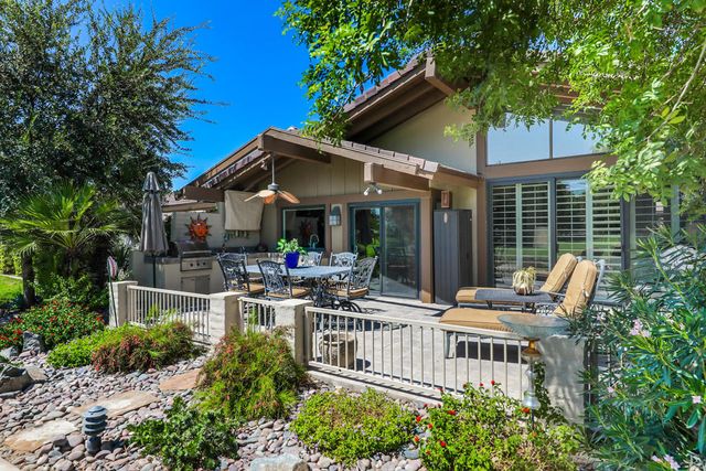 136 Deer Spring Way, Palm Desert, CA 92211
