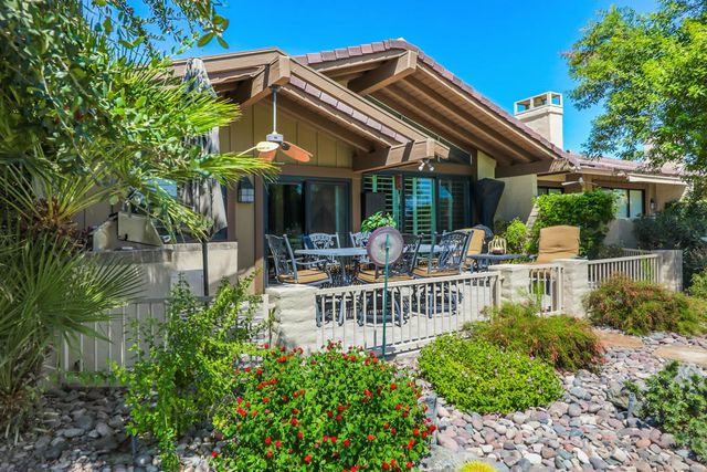 136 Deer Spring Way, Palm Desert, CA 92211