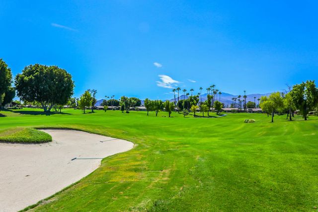 136 Deer Spring Way, Palm Desert, CA 92211