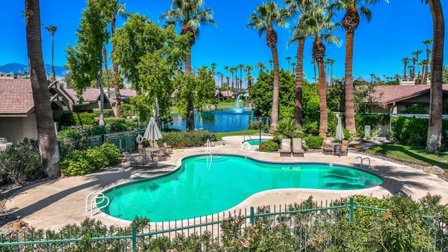 136 Deer Spring Way, Palm Desert, CA 92211