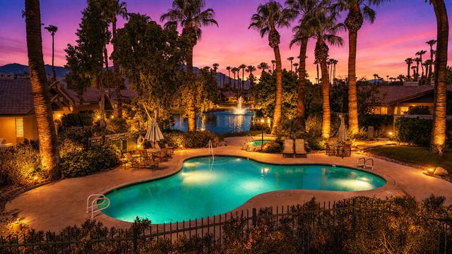 136 Deer Spring Way, Palm Desert, CA 92211