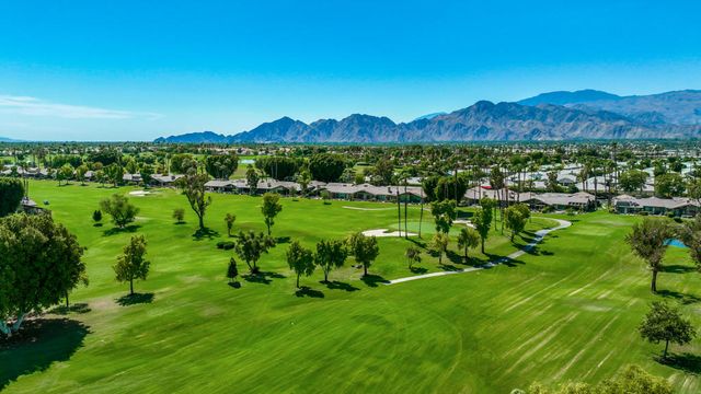 136 Deer Spring Way, Palm Desert, CA 92211