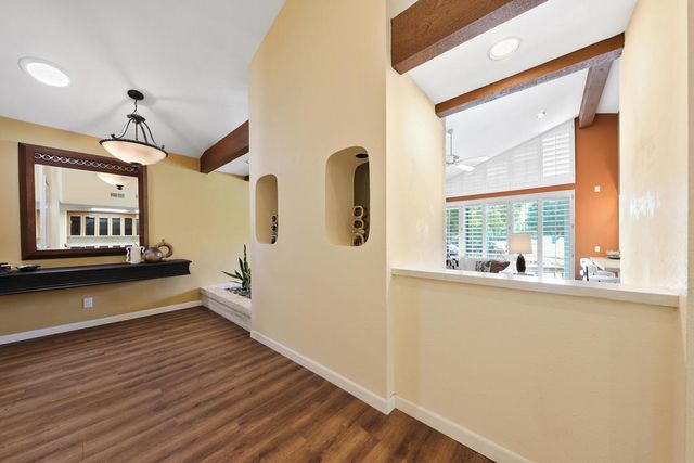 136 Deer Spring Way, Palm Desert, CA 92211