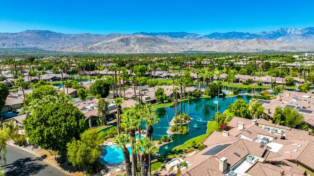 136 Deer Spring Way, Palm Desert, CA 92211