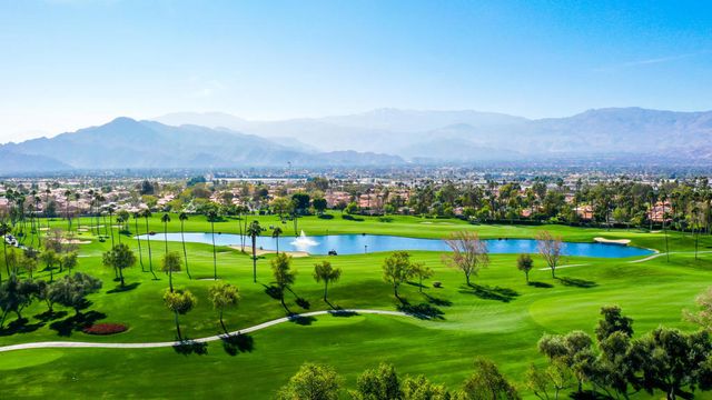 136 Deer Spring Way, Palm Desert, CA 92211