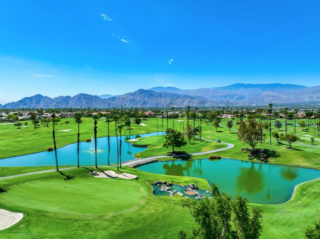 136 Deer Spring Way, Palm Desert, CA 92211