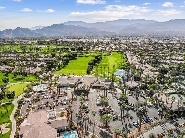 136 Deer Spring Way, Palm Desert, CA 92211