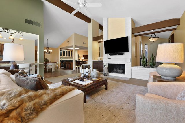 136 Deer Spring Way, Palm Desert, CA 92211