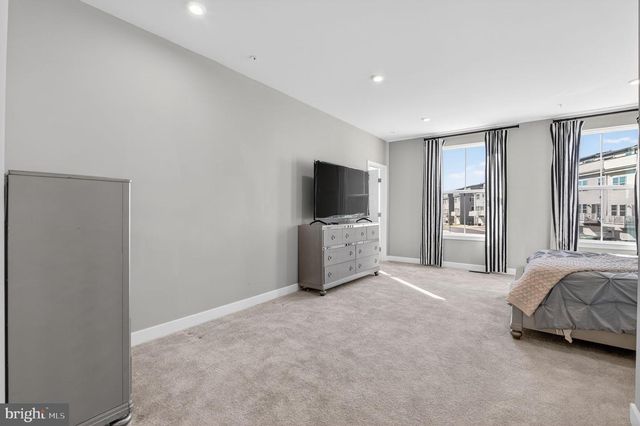 100 LAWNDALE DR, Bowie, MD 20716