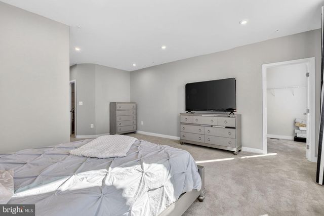 100 LAWNDALE DR, Bowie, MD 20716