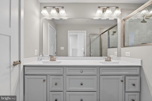 100 LAWNDALE DR, Bowie, MD 20716