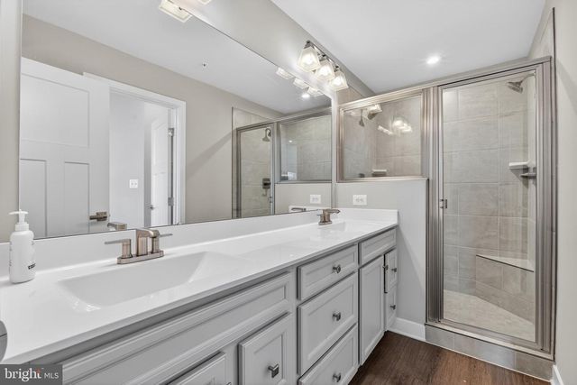 100 LAWNDALE DR, Bowie, MD 20716