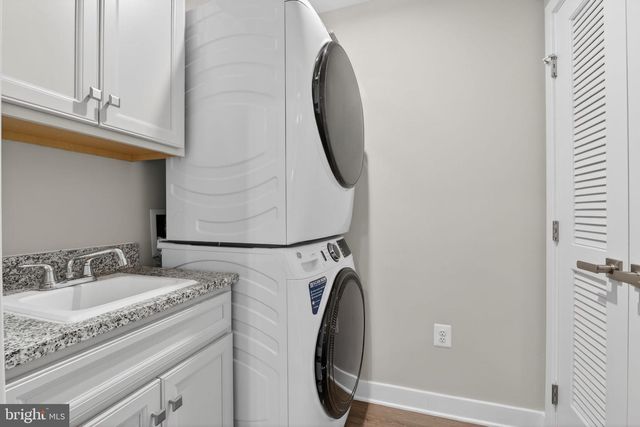 100 LAWNDALE DR, Bowie, MD 20716