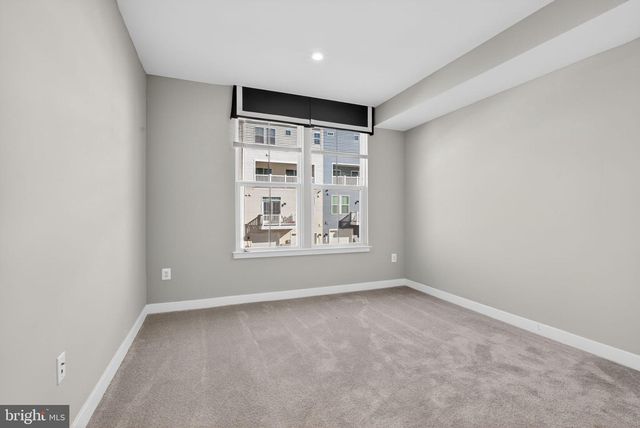 100 LAWNDALE DR, Bowie, MD 20716