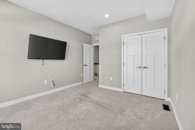 100 LAWNDALE DR, Bowie, MD 20716