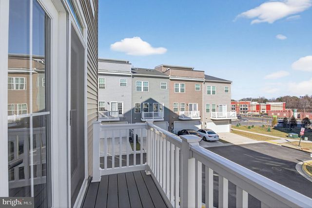 100 LAWNDALE DR, Bowie, MD 20716