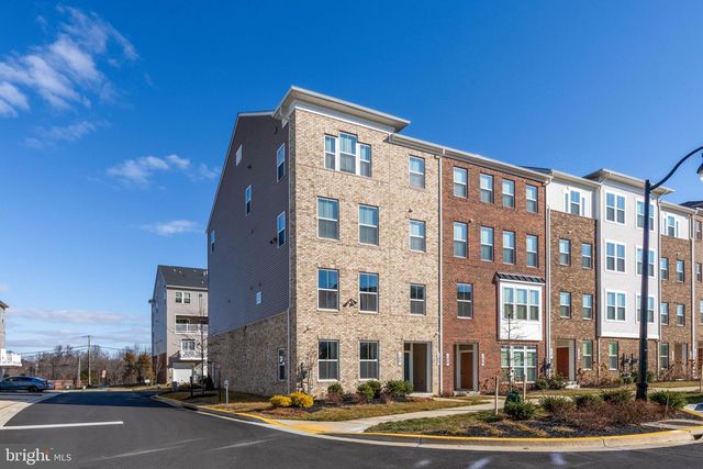 100 LAWNDALE DR, Bowie, MD 20716