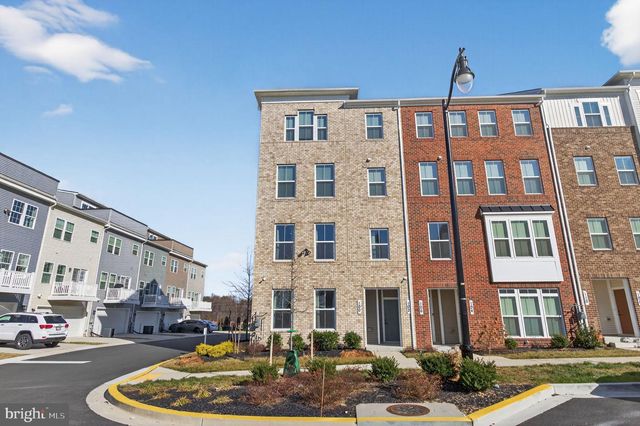 100 LAWNDALE DR, Bowie, MD 20716