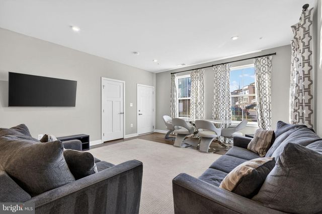 100 LAWNDALE DR, Bowie, MD 20716