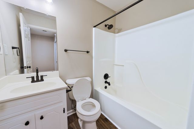 510 Hietts Ln Apt B, Clarksville, TN 37043