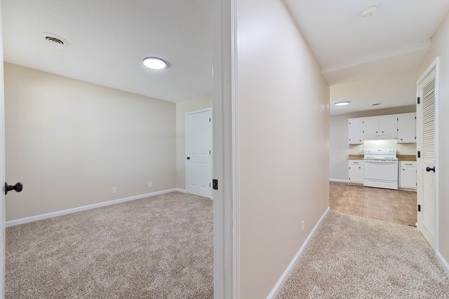 510 Hietts Ln Apt B, Clarksville, TN 37043