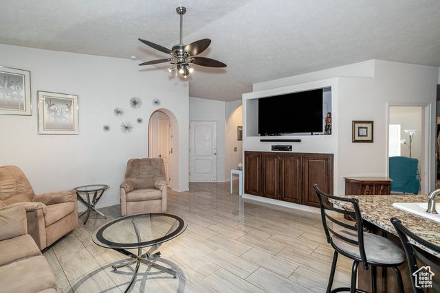 576 S FIESTA DR, Ivins, UT 84738