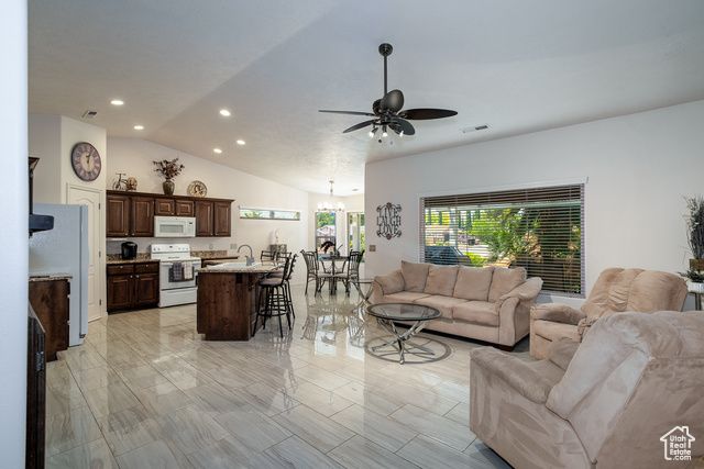 576 S FIESTA DR, Ivins, UT 84738