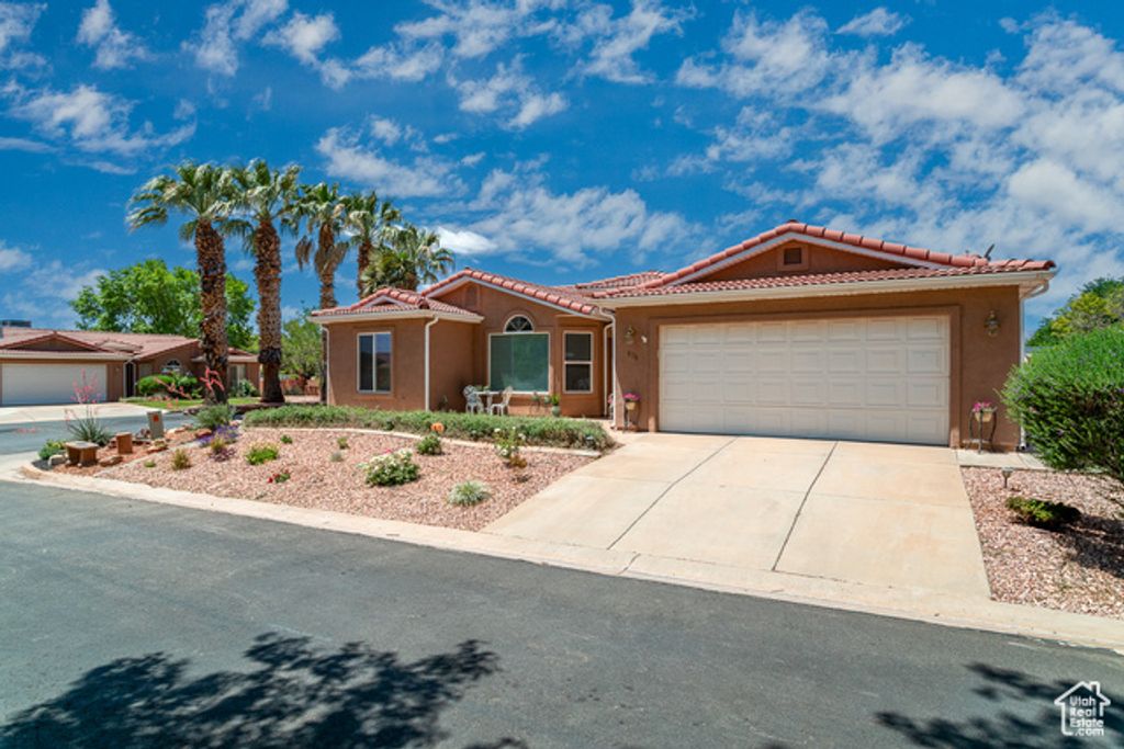 576 S FIESTA DR, Ivins, UT 84738